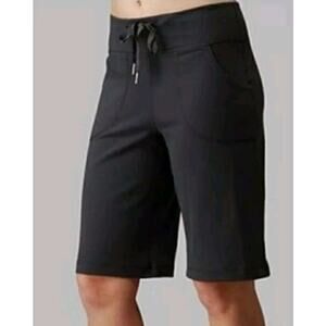 Lululemon Be Still Shorts SZ 4 (SEE MEASUREMENTS) Classic Black Pockets Yoga 10"